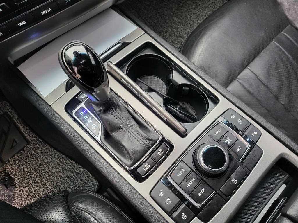 Hyundai Genesis — photo 10