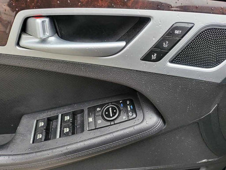 Hyundai Genesis — photo 11