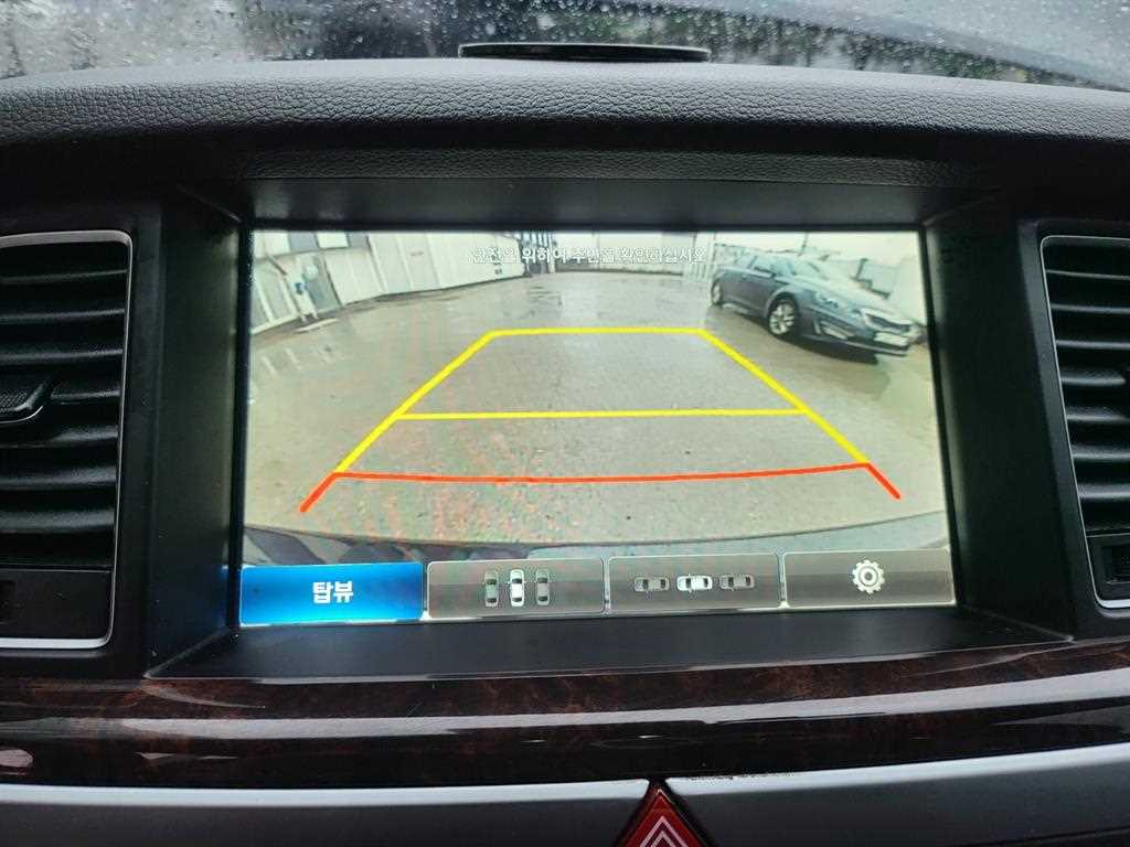 Hyundai Genesis — photo 14