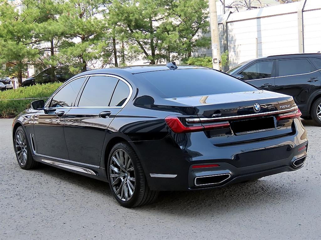 BMW 7-Series — photo 03