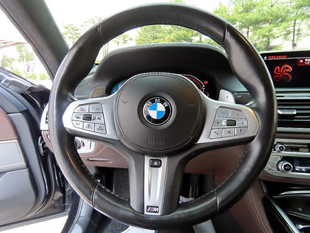 BMW 7-Series — photo 08