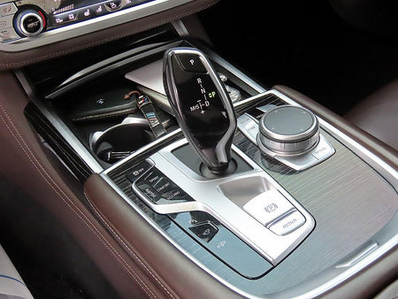 BMW 7-Series — photo 11