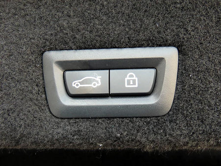 BMW 7-Series — photo 16