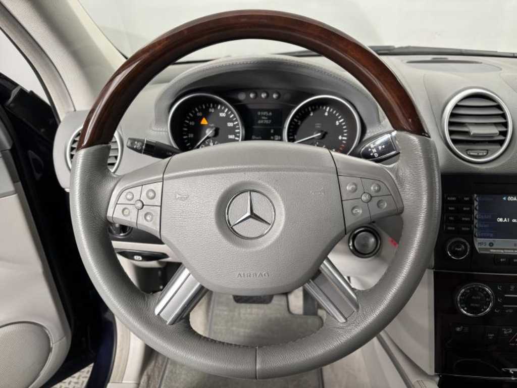 Mercedes-Benz GL-Class — photo 05