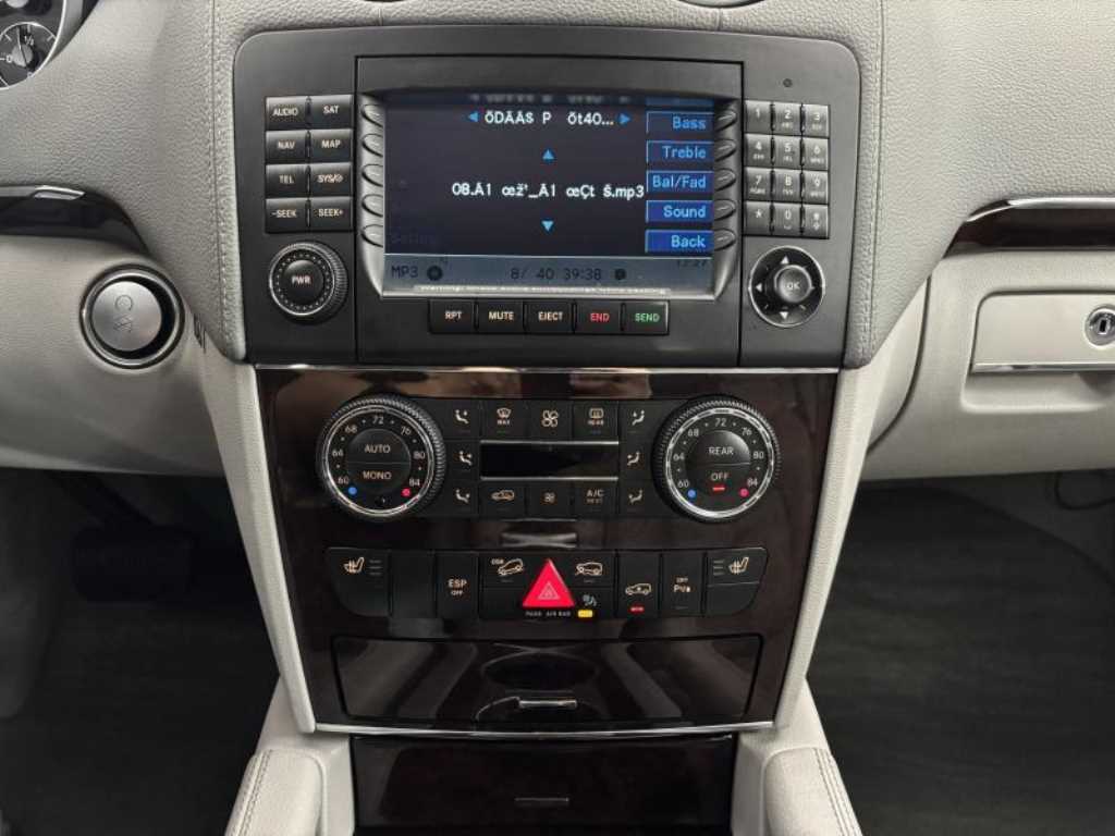 Mercedes-Benz GL-Class — photo 07