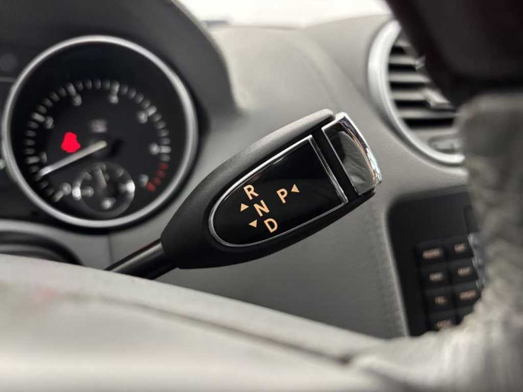 Mercedes-Benz GL-Class — photo 09