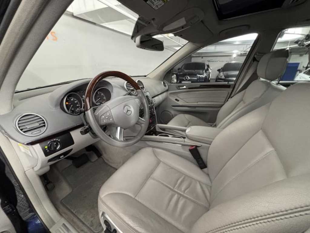 Mercedes-Benz GL-Class — photo 13