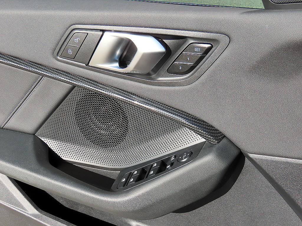 BMW 1-Series — photo 12