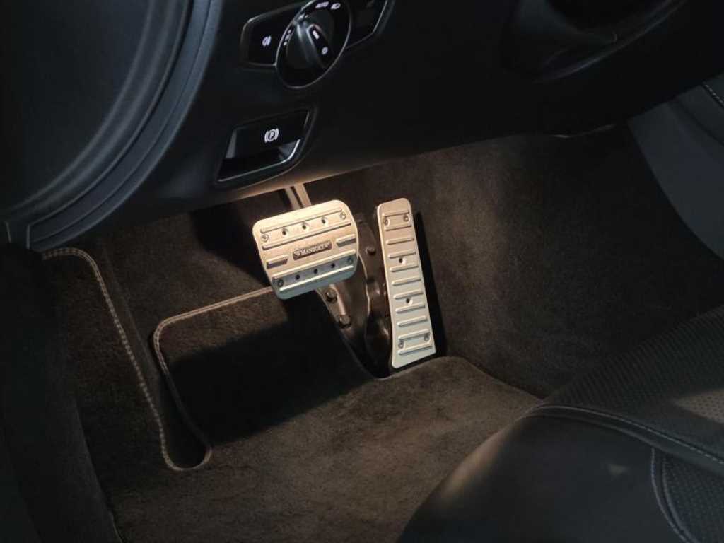 Mercedes-Benz S-Class — photo 09