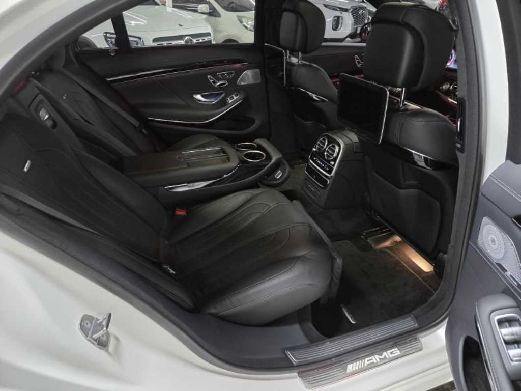 Mercedes-Benz S-Class — photo 13