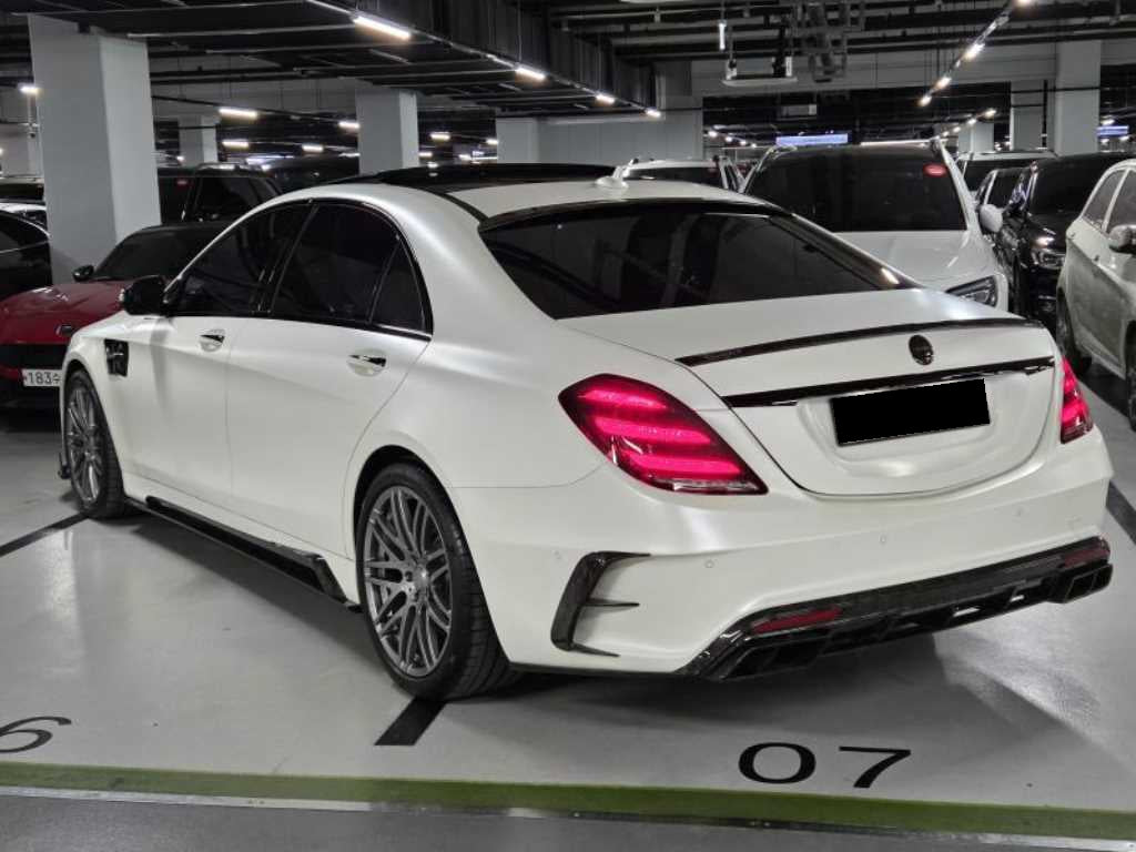 Mercedes-Benz S-Class — photo 16