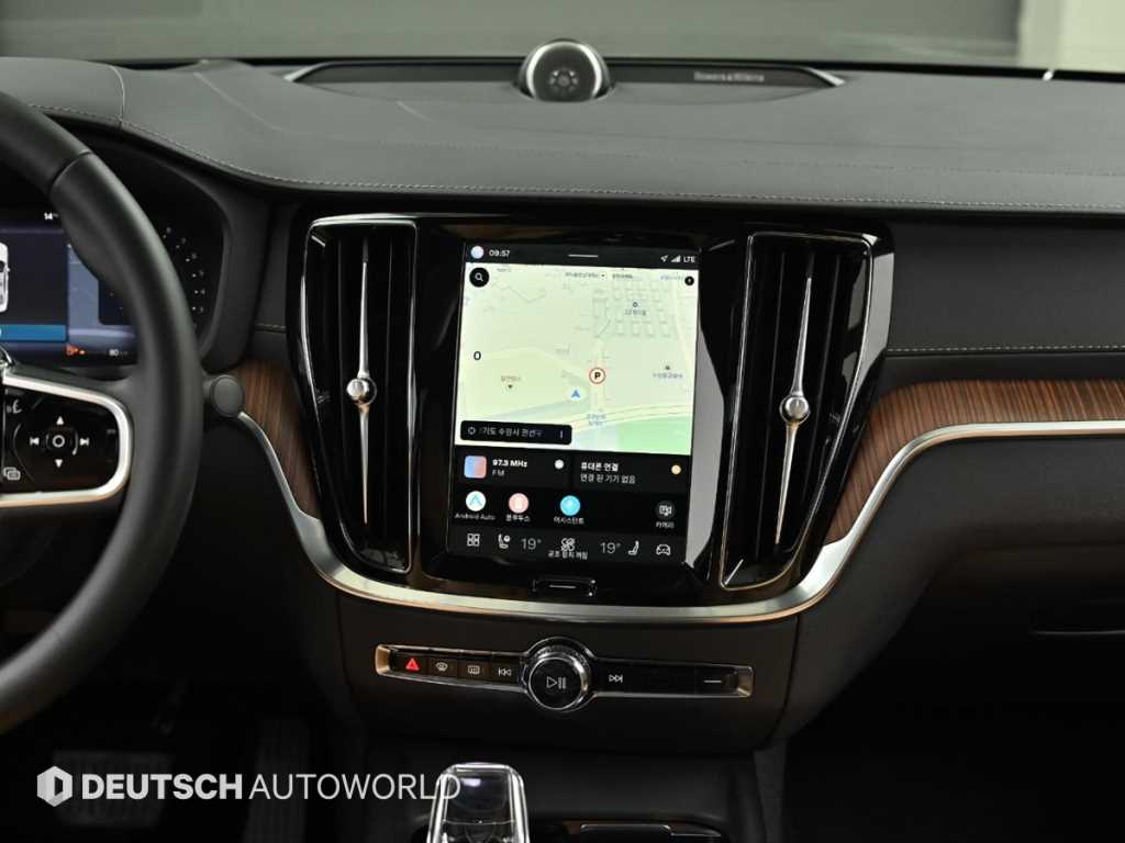 Volvo S60 — photo 14