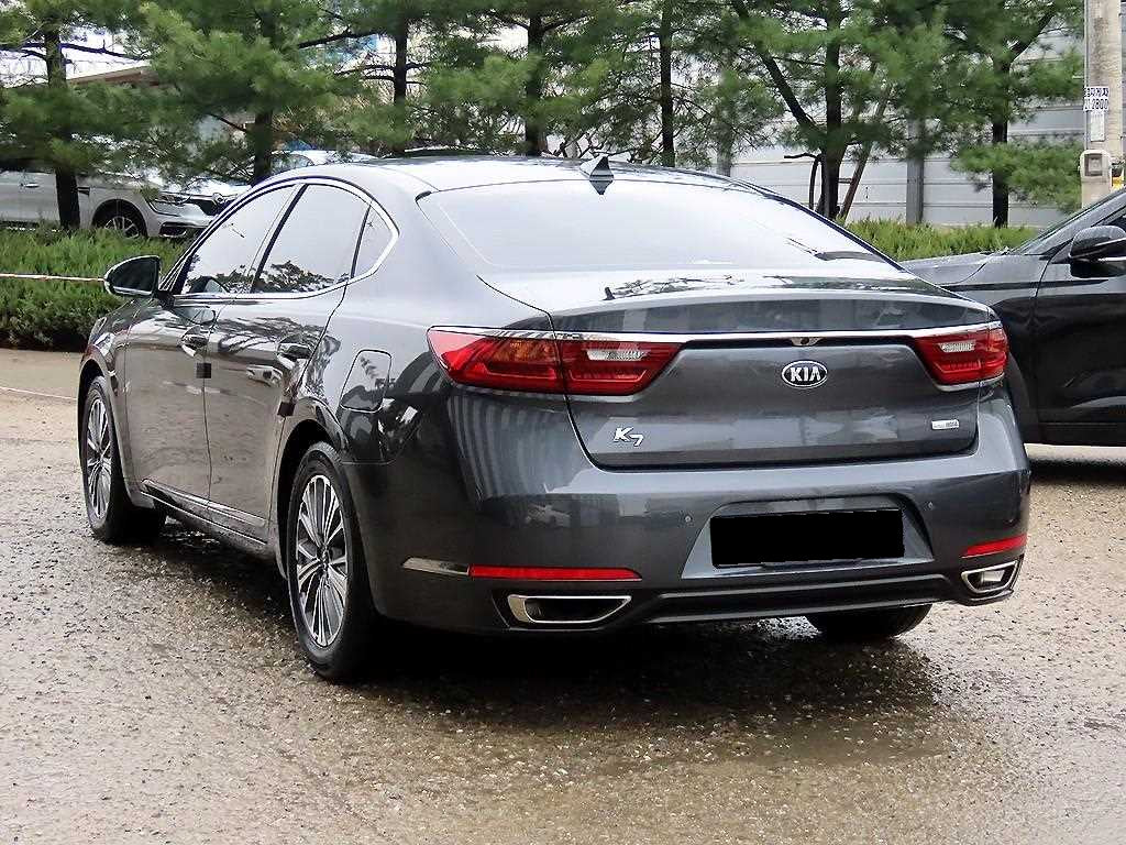 Kia K7 — photo 03