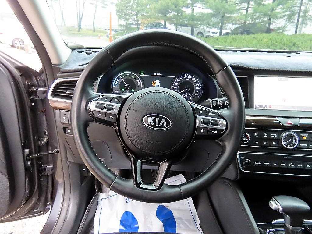 Kia K7 — photo 08