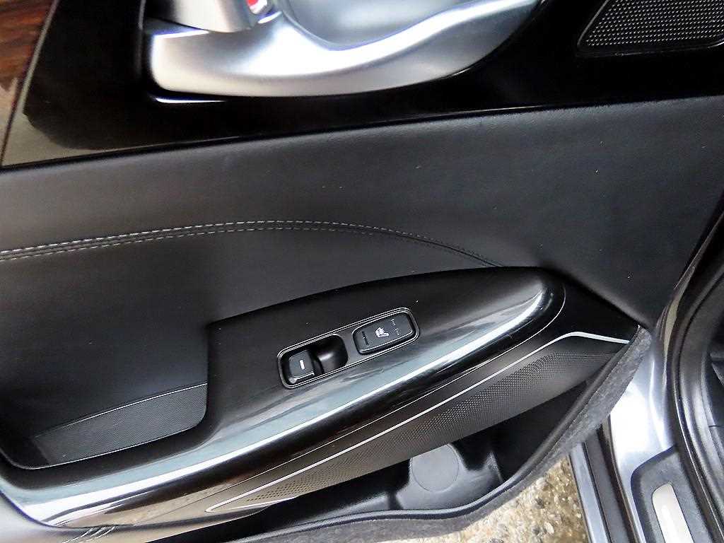 Kia K7 — photo 16