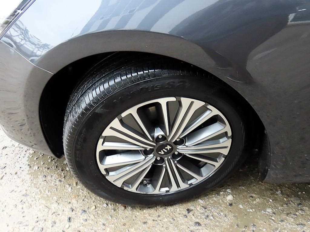 Kia K7 — photo 20
