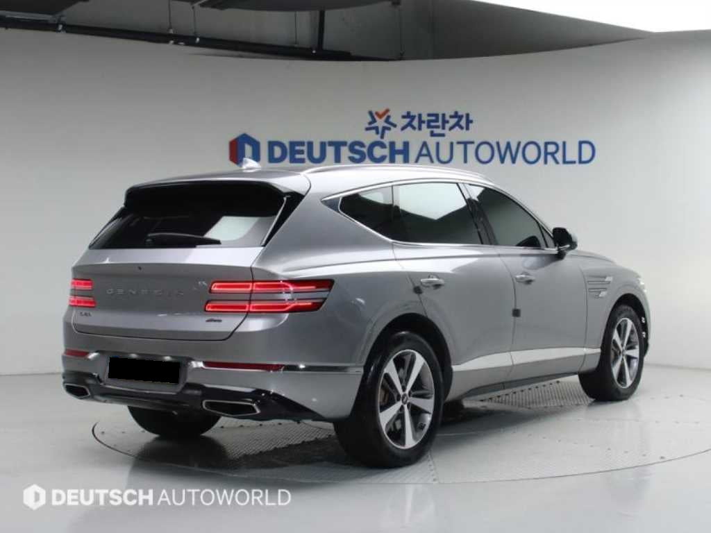Genesis GV80 — photo 03