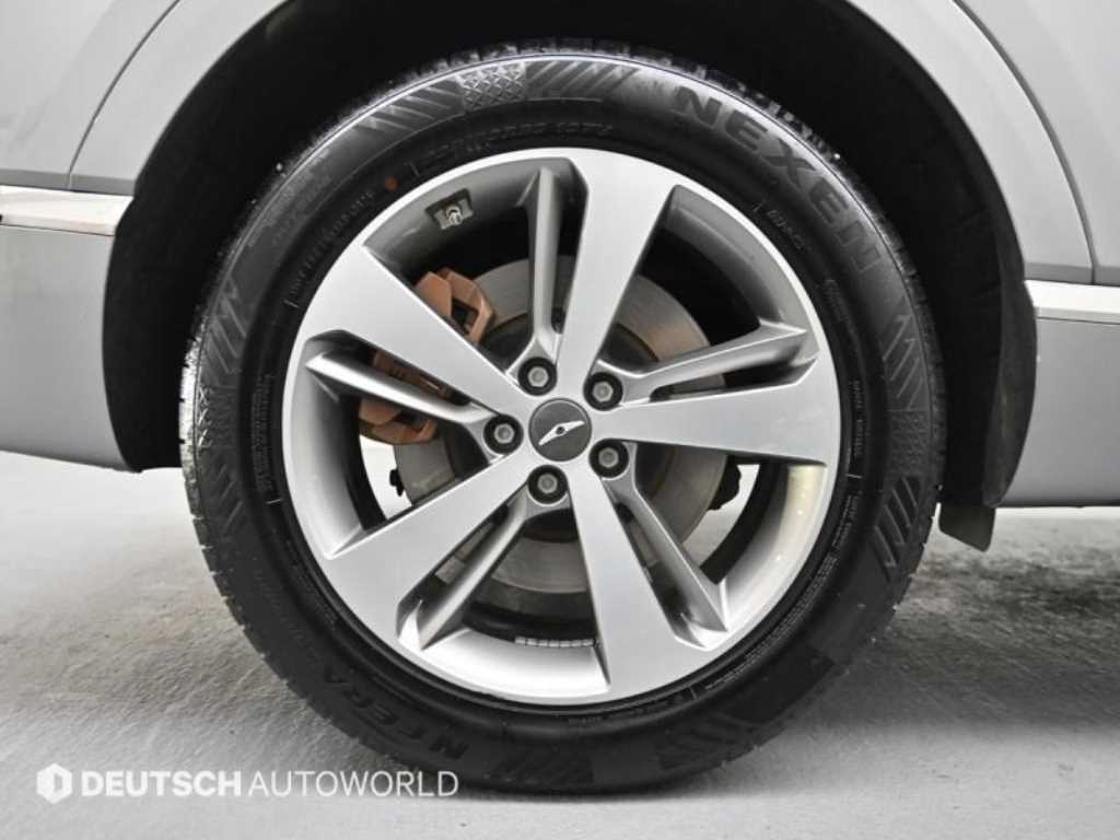 Genesis GV80 — photo 06