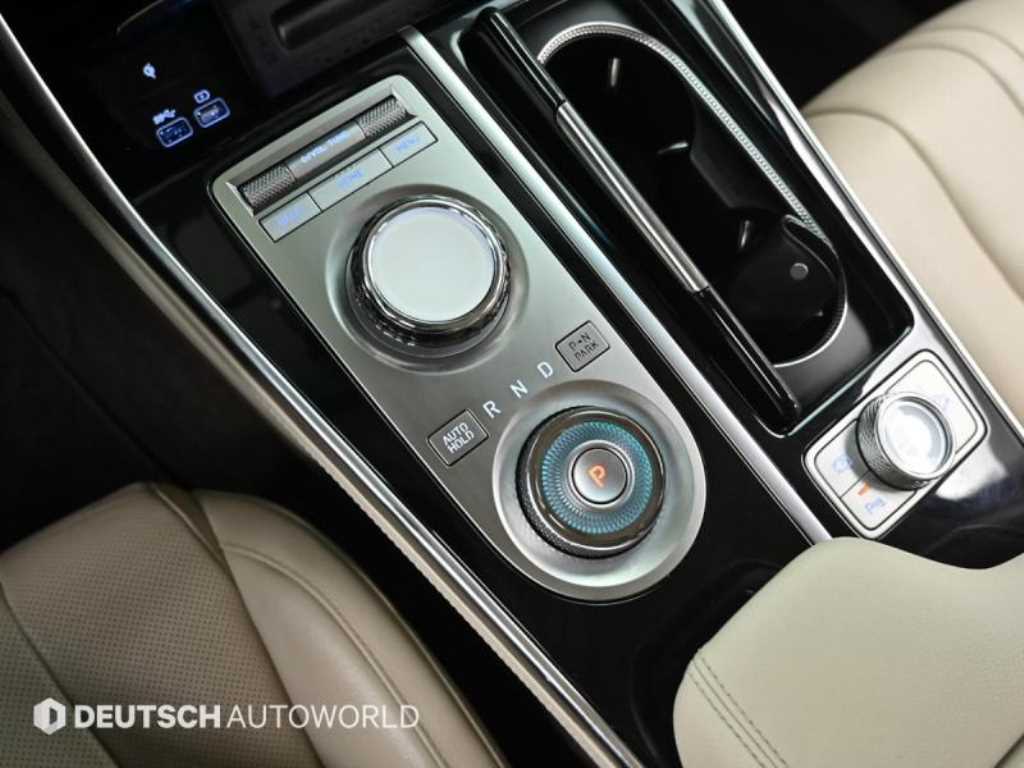 Genesis GV80 — photo 09