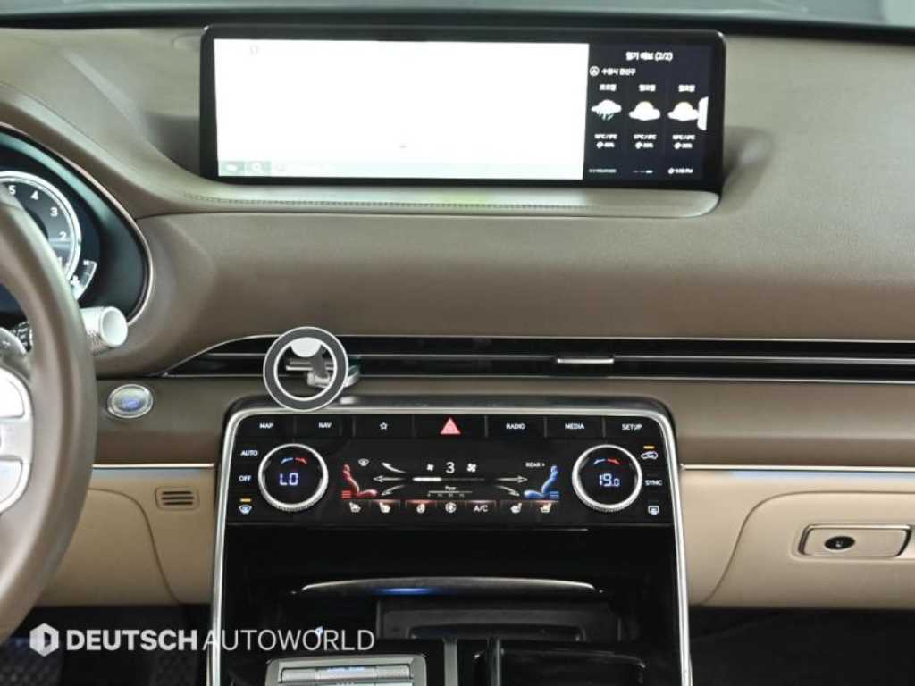 Genesis GV80 — photo 14