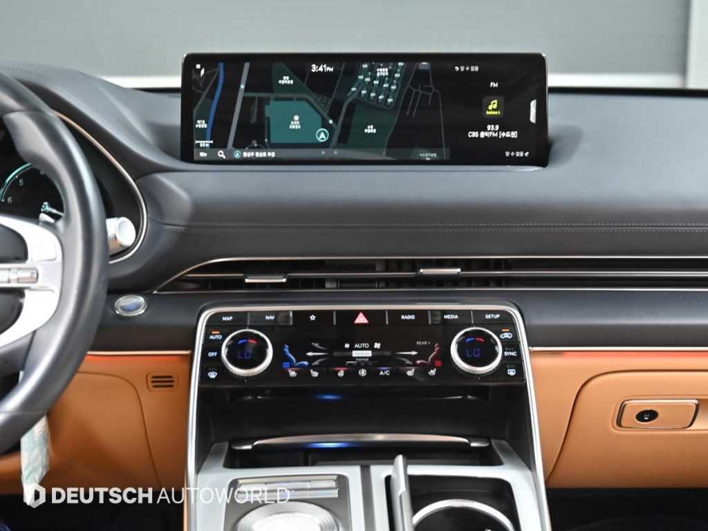 Genesis GV80 — photo 14