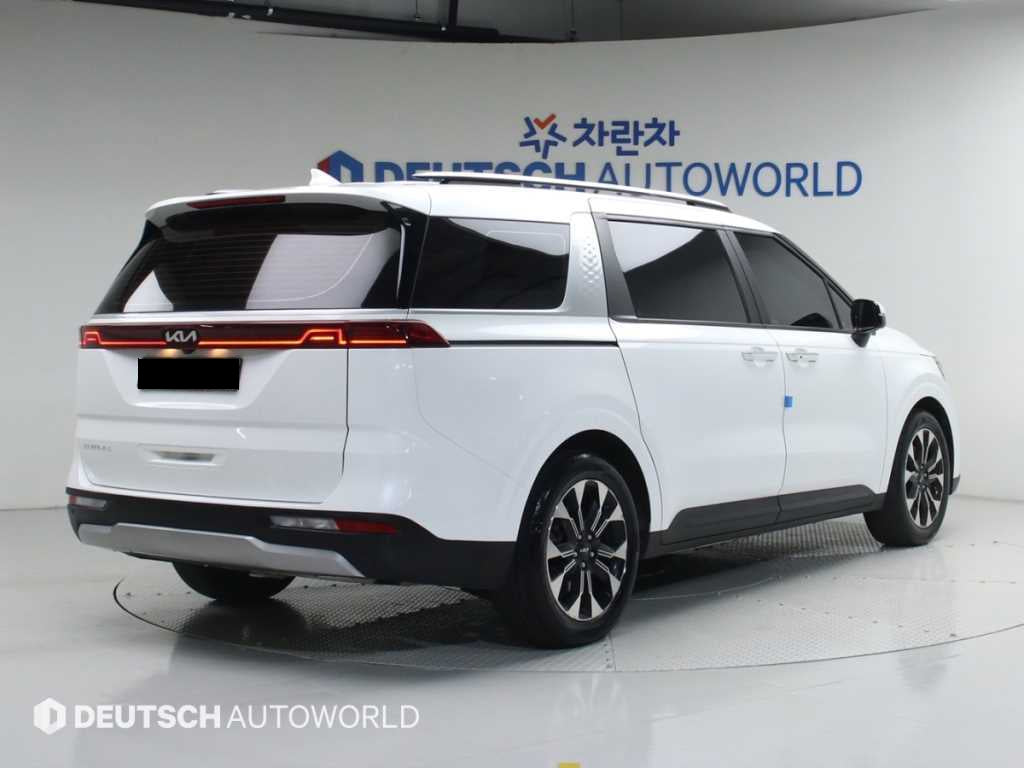 Kia Carnival — photo 02