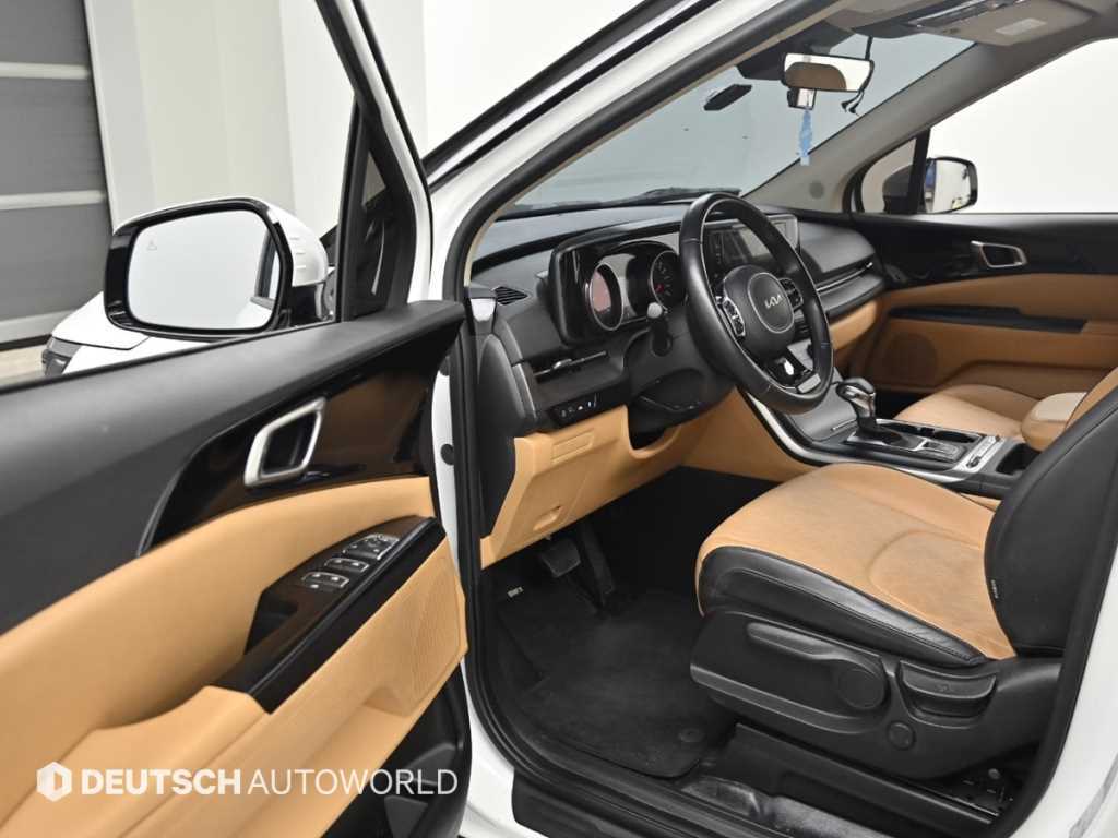 Kia Carnival — photo 11