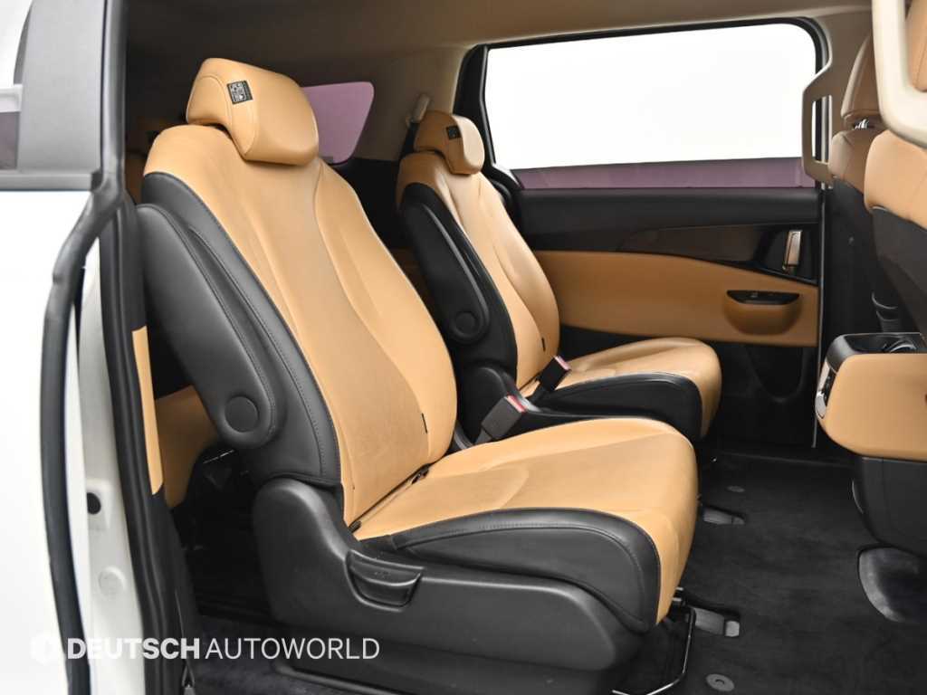 Kia Carnival — photo 12