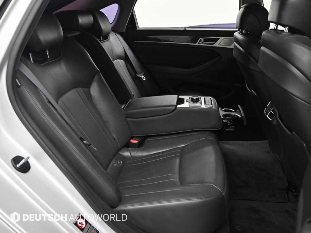 Genesis G80 — photo 12