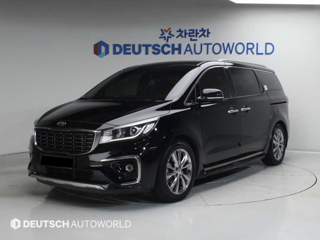 Kia Carnival — photo 01