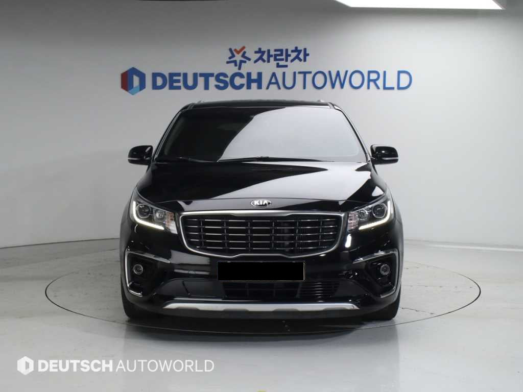 Kia Carnival — photo 03