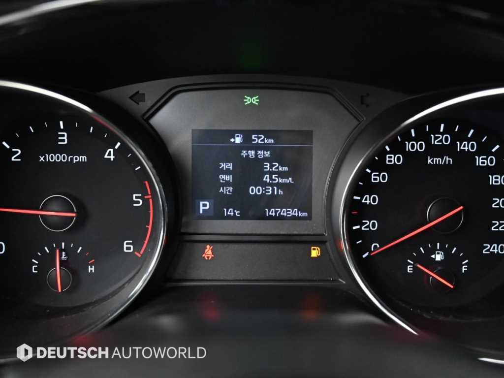 Kia Carnival — photo 08