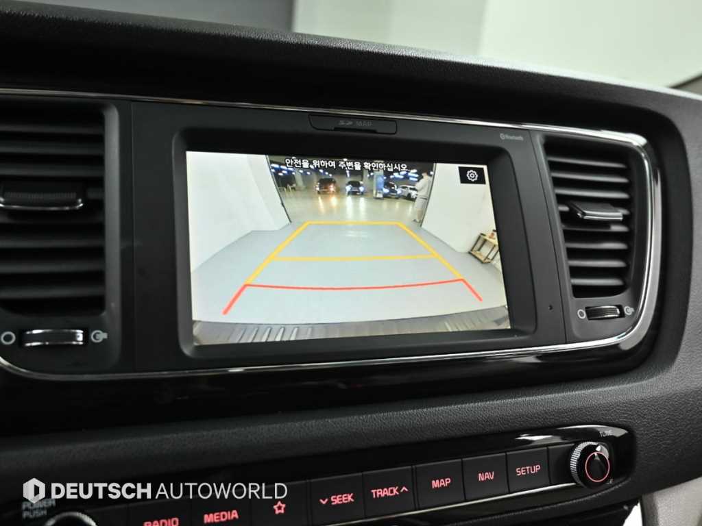 Kia Carnival — photo 15