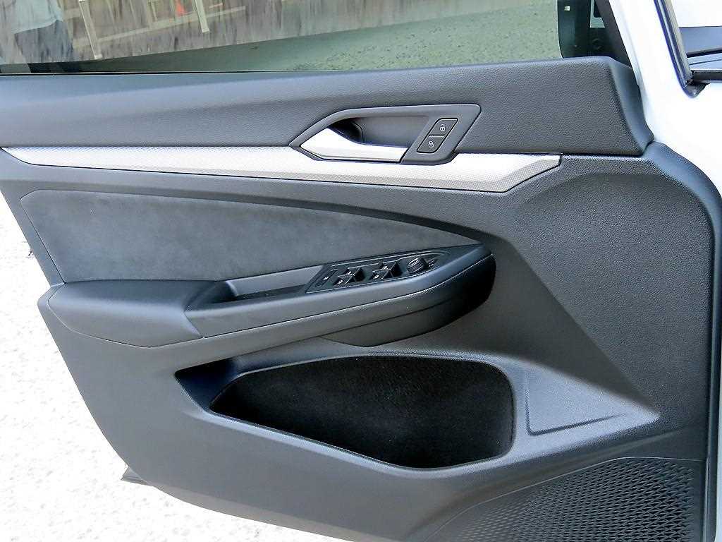 Volkswagen Golf — photo 11