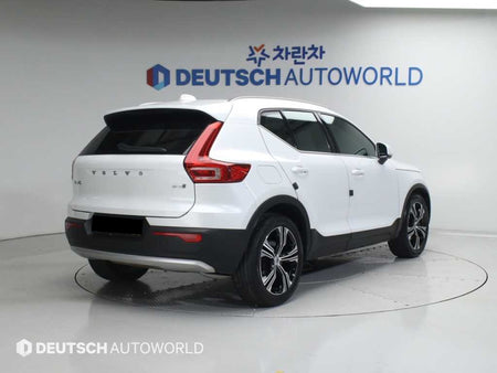 Volvo XC40 — photo 02