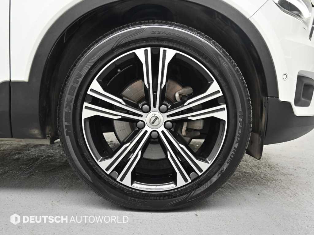 Volvo XC40 — photo 05