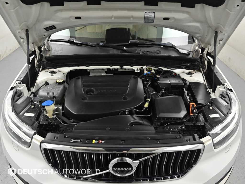 Volvo XC40 — photo 06