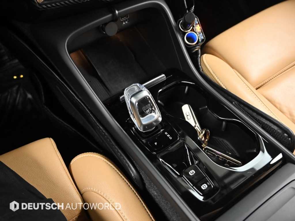 Volvo XC40 — photo 09