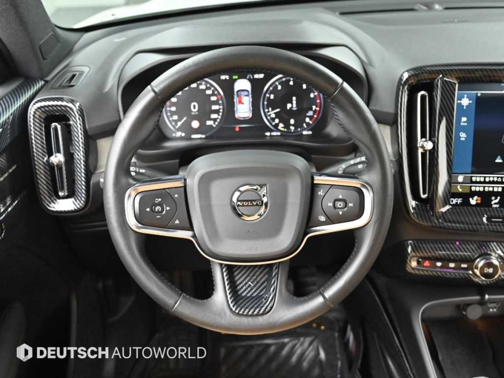Volvo XC40 — photo 13