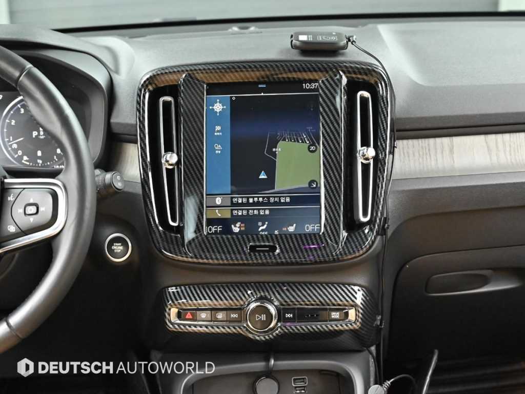 Volvo XC40 — photo 14