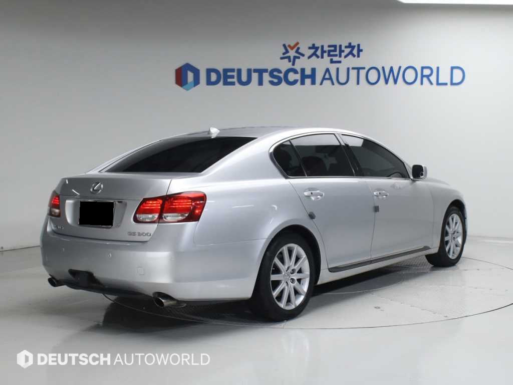 Lexus GS — photo 02