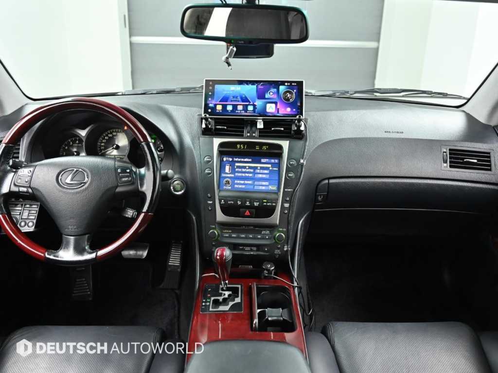 Lexus GS — photo 07