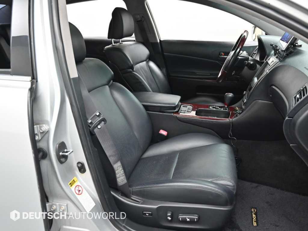 Lexus GS — photo 10