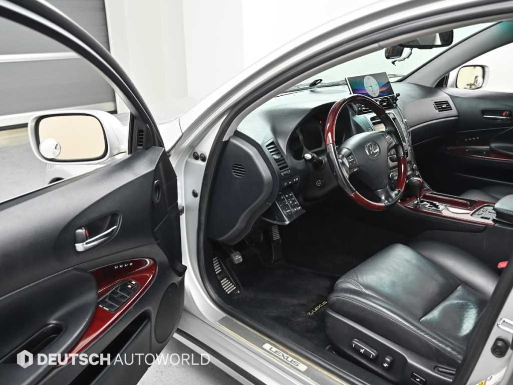 Lexus GS — photo 11