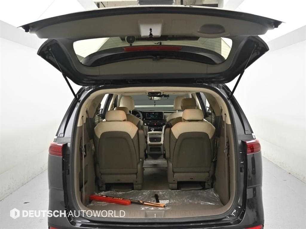 Kia Carnival — photo 19