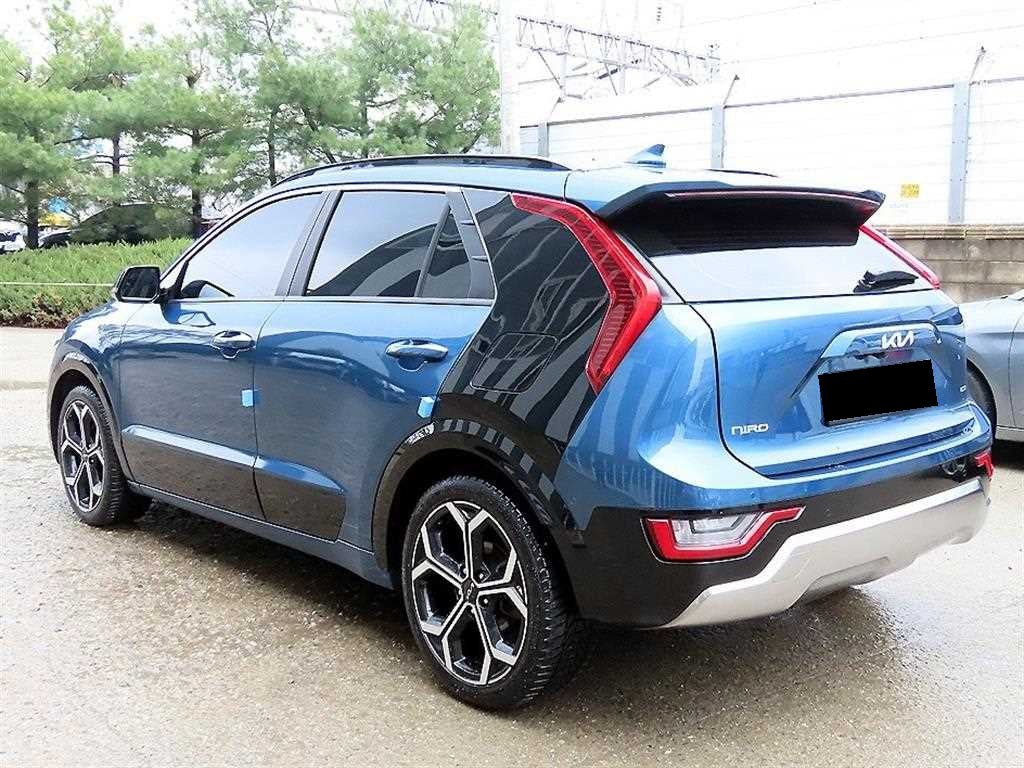 Kia Niro — photo 03