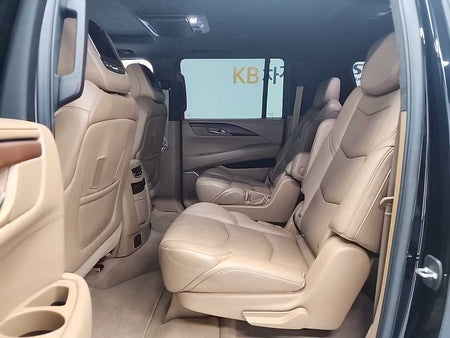 Cadillac Escalade — photo 12