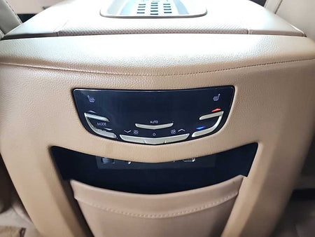 Cadillac Escalade — photo 13