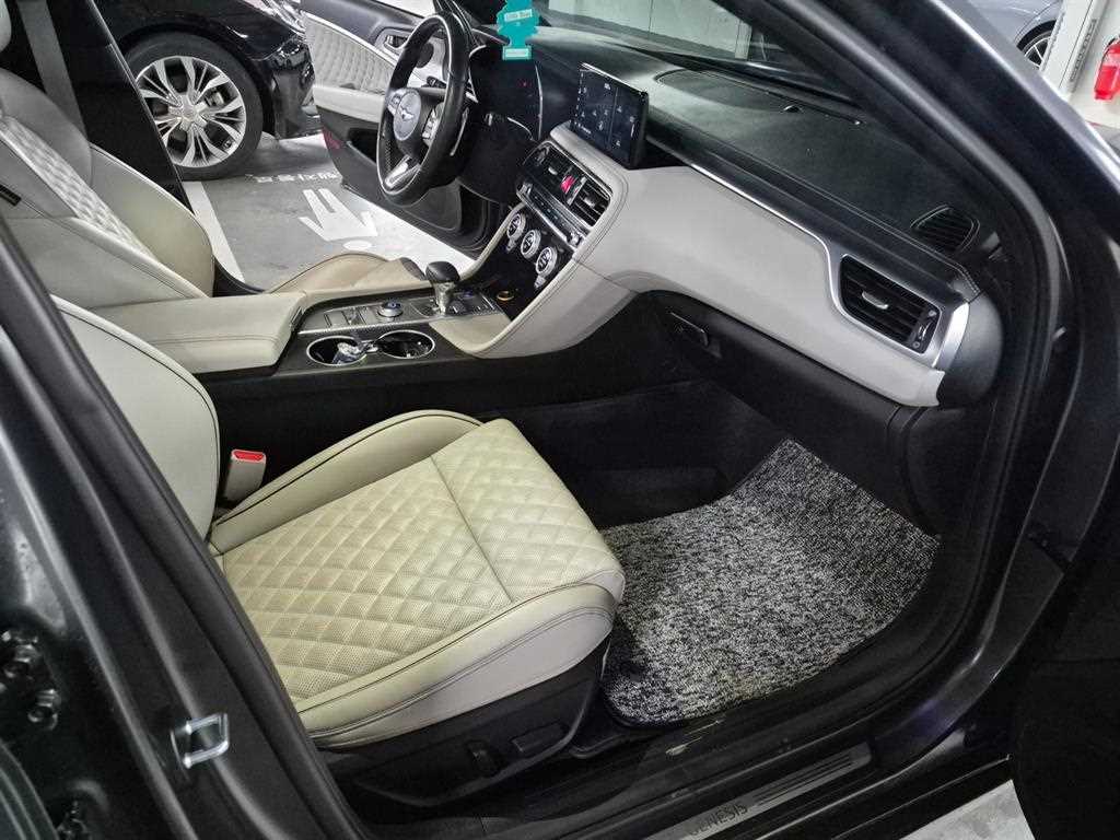 Genesis G70 — photo 12