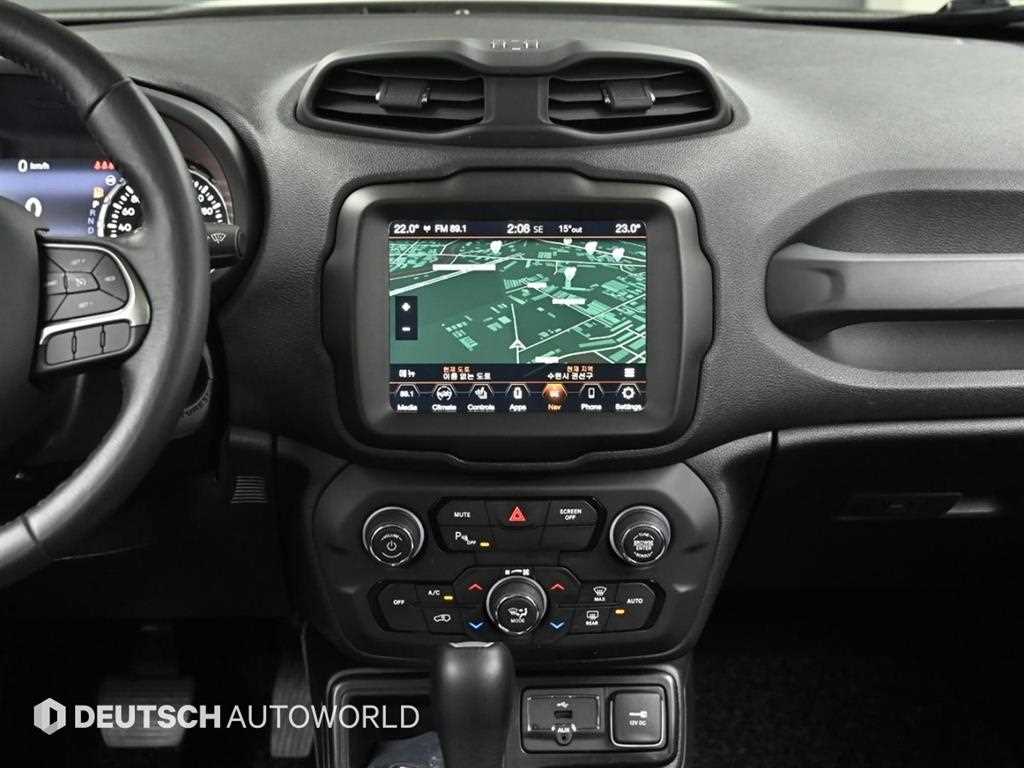 Jeep Renegade — photo 14